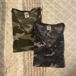 Victoria’s Secret PINK V-Neck Tees Size Medium